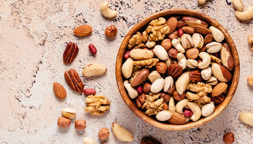 The Right and Dangerous Nuts When it Comes to Keto